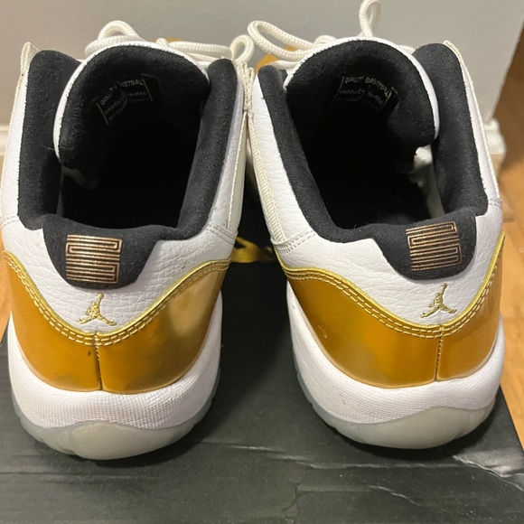 Air Jordan Retro 11s ‘Closing Ceremony’ - Picture 5 of 8